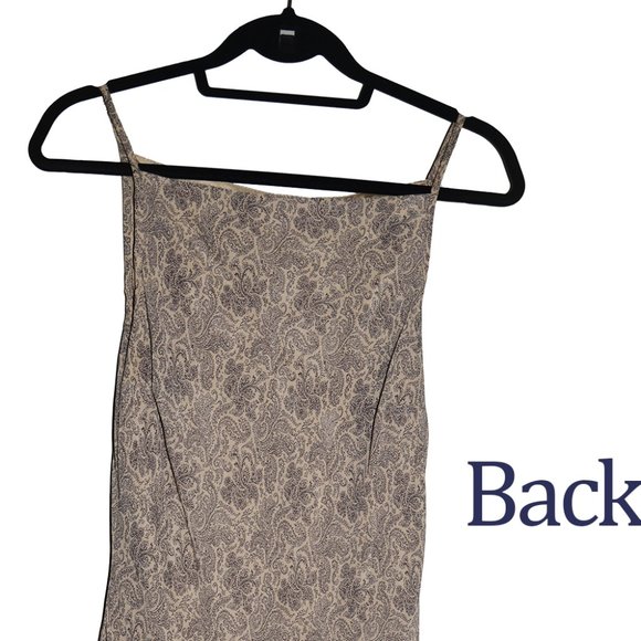 Asymmetrical design spaghetti strap dress - Picture 3 of 10